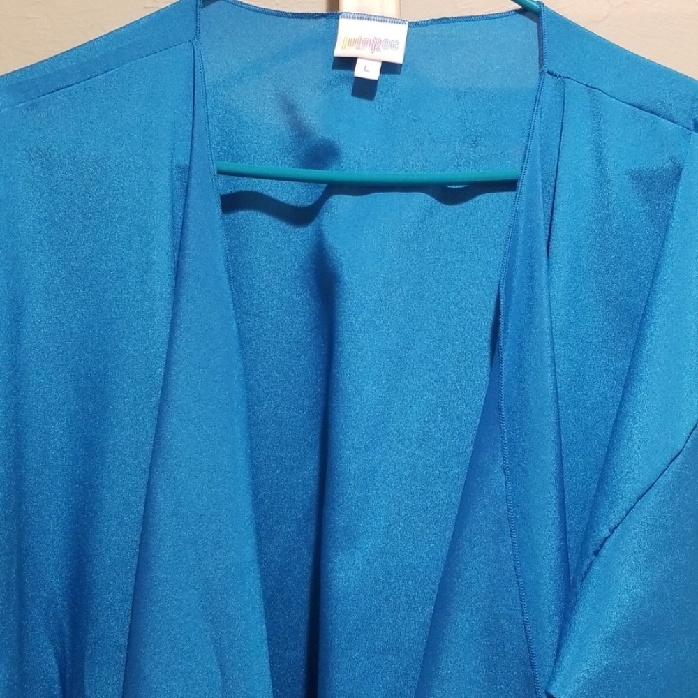 Woman's Medium Lularoe Shirley,  Kimono style